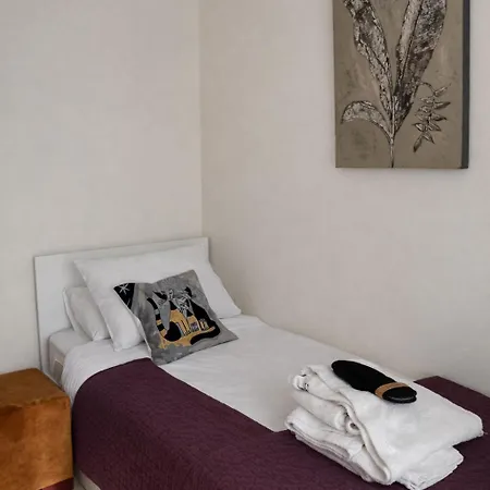 Cozy In Old Town Ano Polis