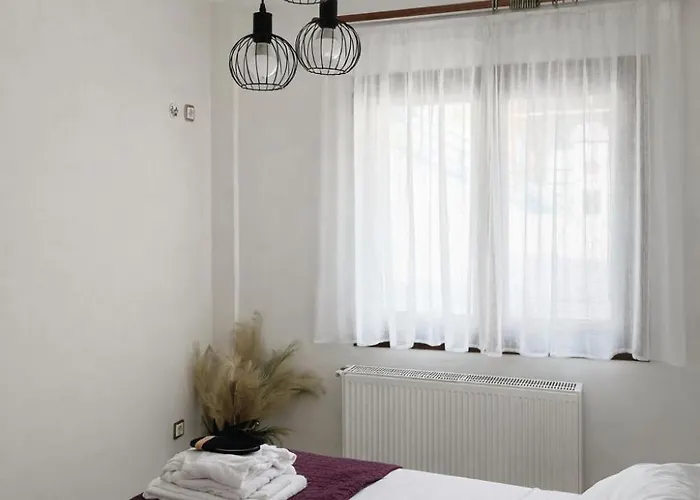 Cozy In Old Town Ano Poli With 2 Bedrooms