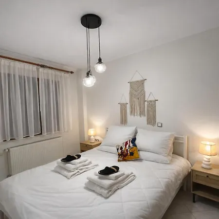 Cozy In Old Town Ano Polis *