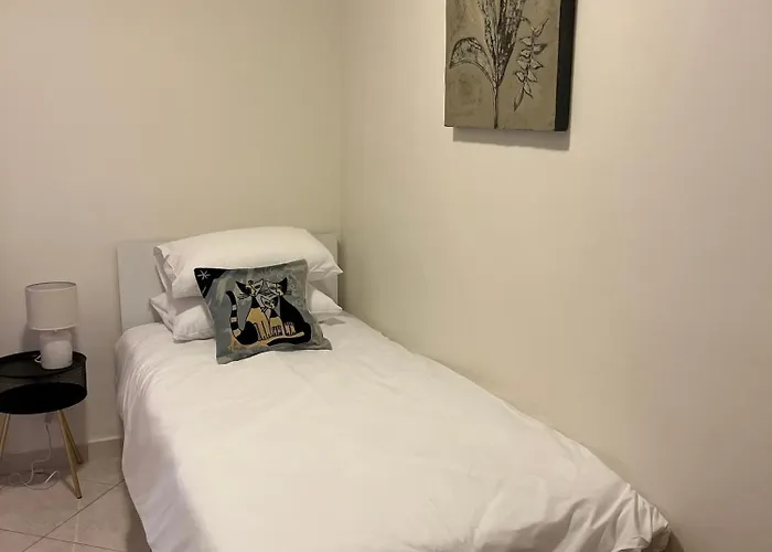 Cozy In Old Town Ano Poli With 2 Bedrooms Appartamento Salonicco