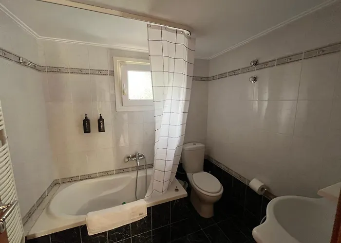 Cozy In Old Town Ano Poli With 2 Bedrooms