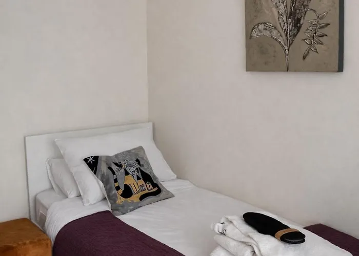 Cozy In Old Town Ano Poli With 2 Bedrooms