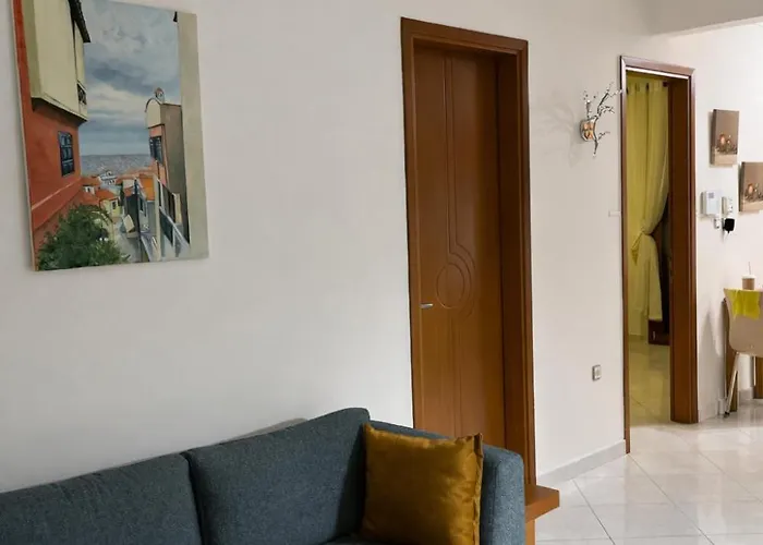 Cozy In Old Town Ano Poli With 2 Bedrooms Appartamento *